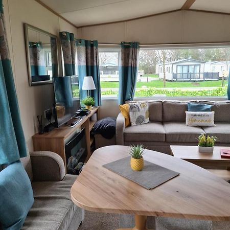 Hot Tub Hols 3 Bed Caravan At 42 Kingfisher Court Tattershall Exterior photo