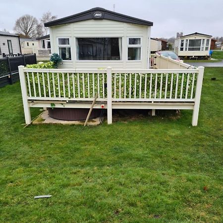 Hot Tub Hols 3 Bed Caravan At 42 Kingfisher Court Tattershall Exterior photo