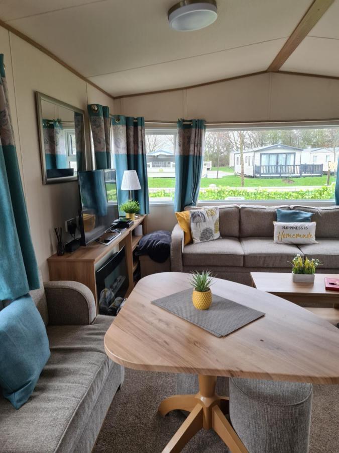 Hot Tub Hols 3 Bed Caravan At 42 Kingfisher Court Tattershall Exterior photo